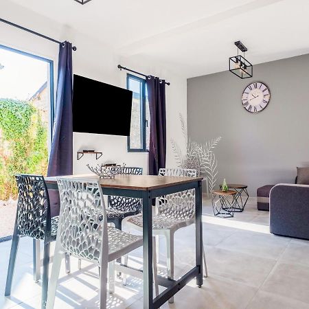 Fully Renovated House Only Few Minutes Walk Away From Ohama Beach Vierville-sur-Mer Bagian luar foto