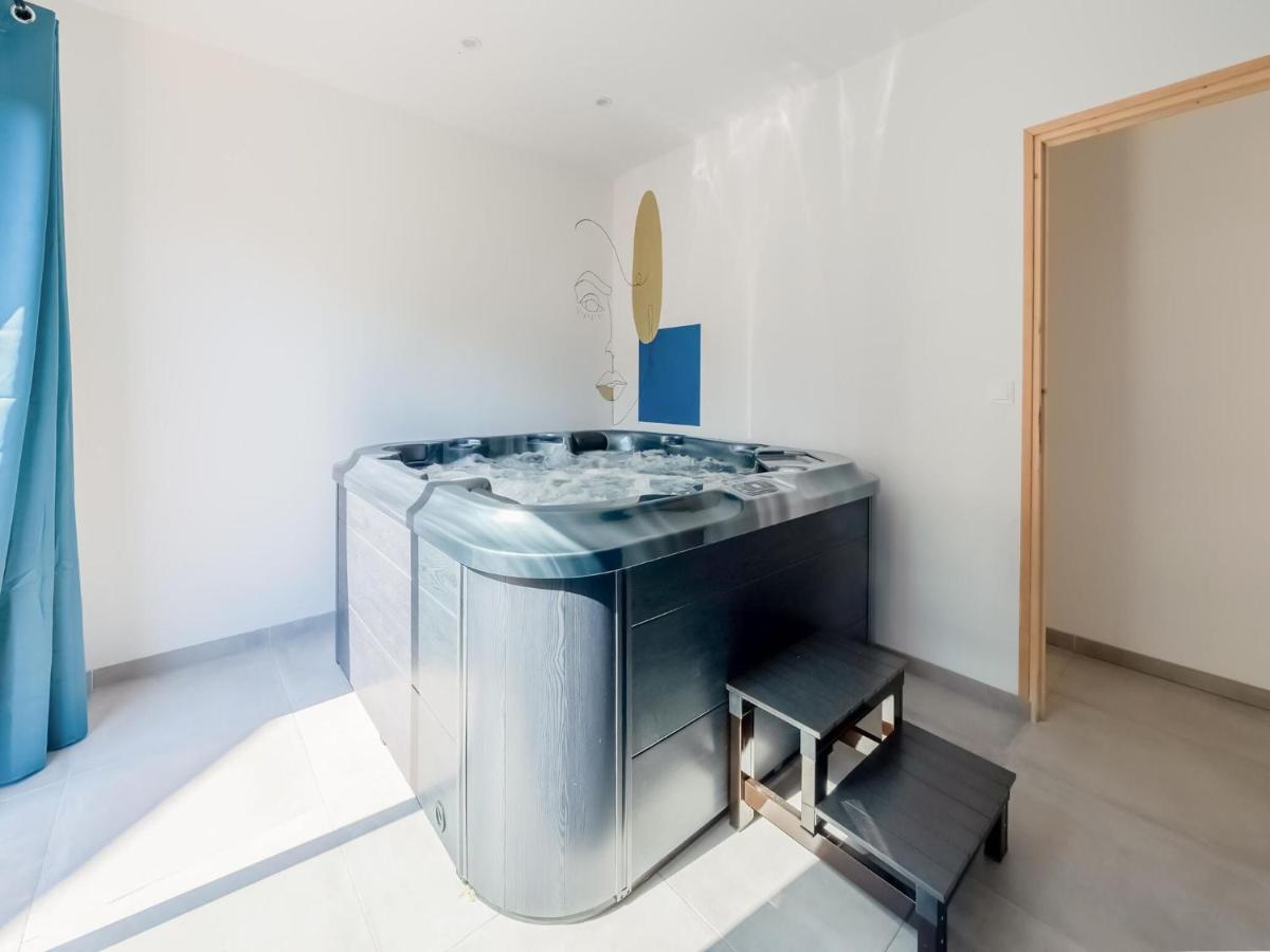 Fully Renovated House Only Few Minutes Walk Away From Ohama Beach Vierville-sur-Mer Bagian luar foto