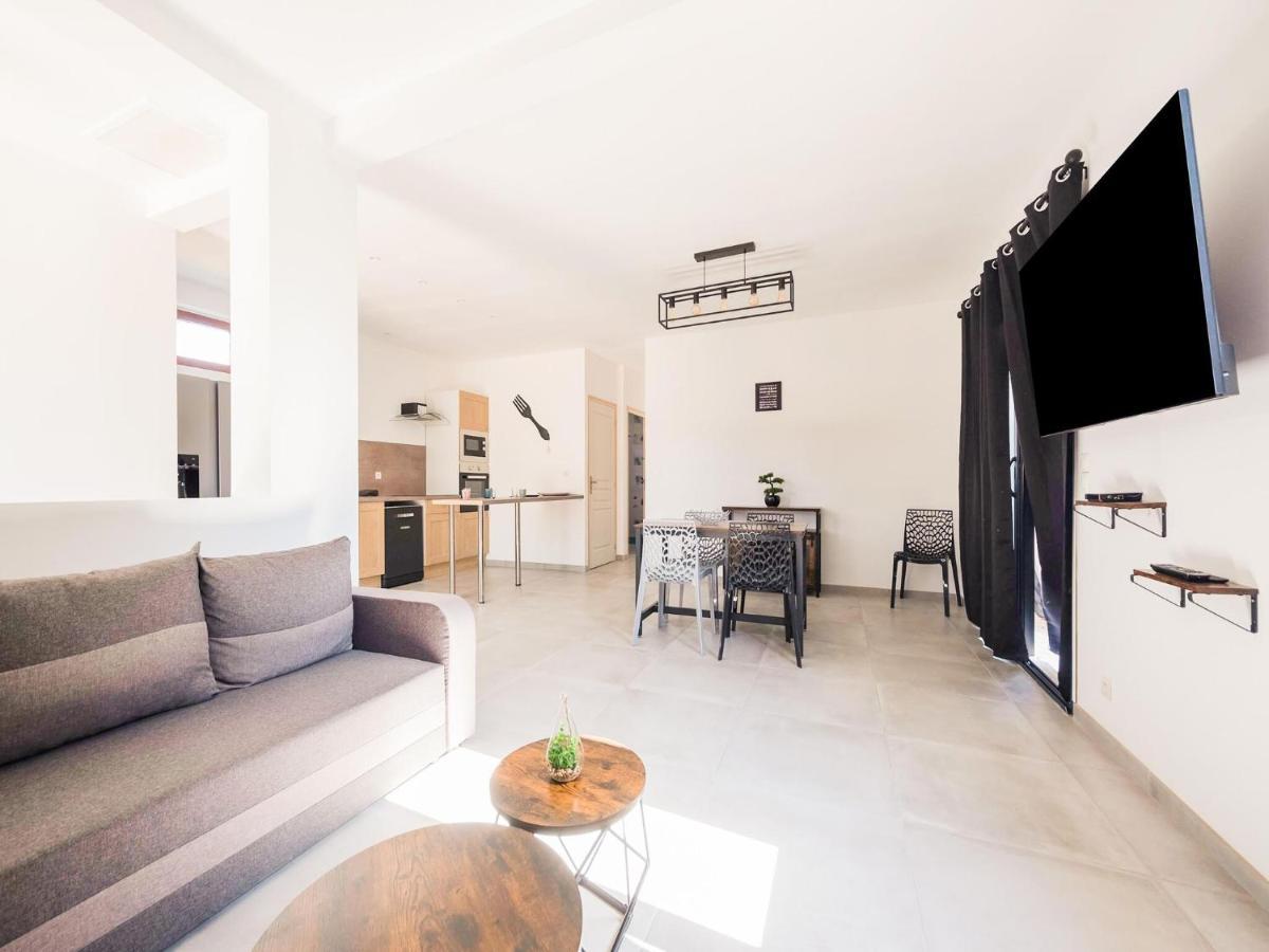 Fully Renovated House Only Few Minutes Walk Away From Ohama Beach Vierville-sur-Mer Bagian luar foto